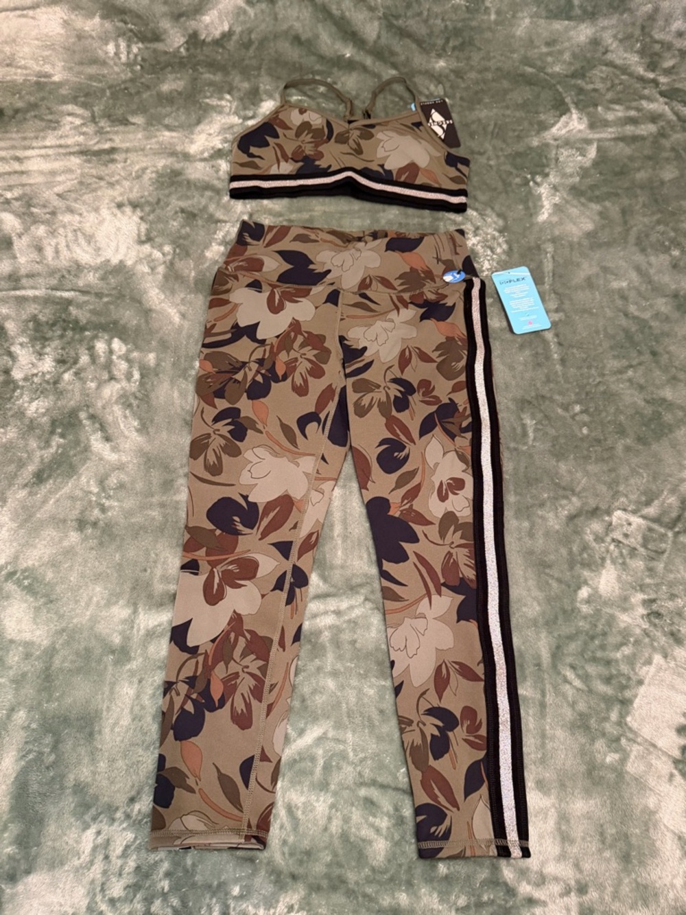 Skechers Olive Floral Crop Top & Leggings Set with Side Stripe Large